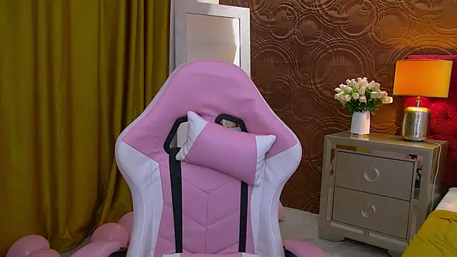 Snapshot of IrisMonn chatting on 13, 1, 2025 IrisMonn online show from 13, 1, 2025