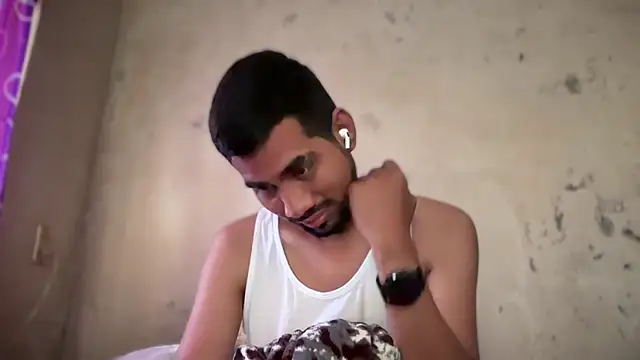 EnriquePersian197 online show from 28, 1, 2025