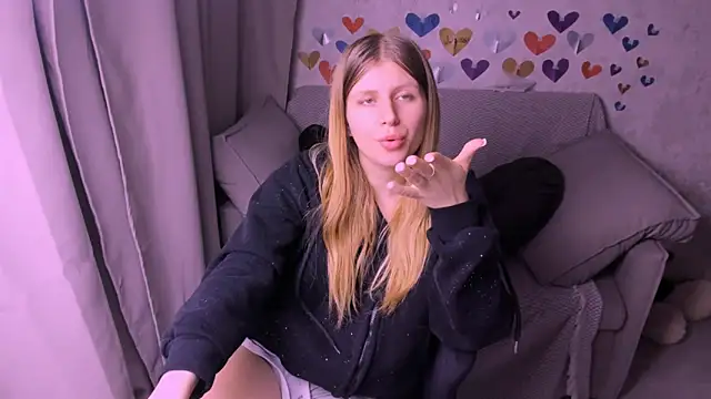 Snapshot of kirraa_ chatting on 15, 2, 2025 kirraa  online show from 15, 2, 2025