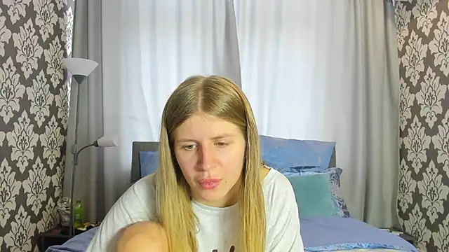 Snapshot of kirraa_ chatting on 16, 9, 2025 kirraa  online show from 16, 9, 2025