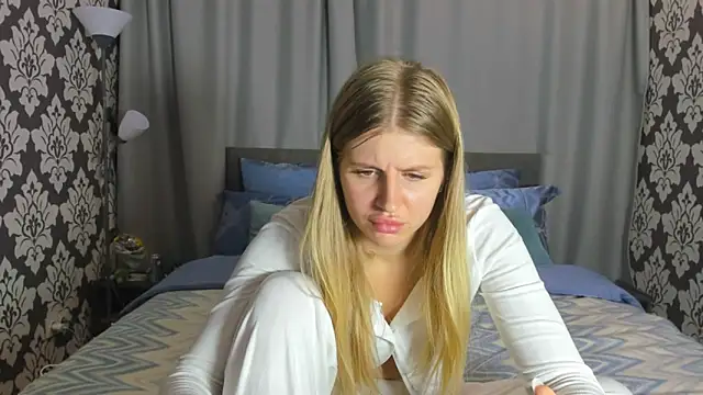 Snapshot of kirraa_ chatting on 21, 9, 2025 kirraa  online show from 21, 9, 2025