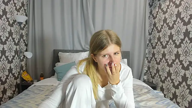 Snapshot of kirraa_ chatting on 29, 9, 2025 kirraa  online show from 29, 9, 2025