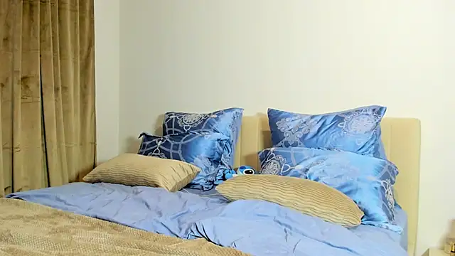 Snapshot of kirraa_ chatting on 28, 10, 2025 kirraa  online show from 28, 10, 2025