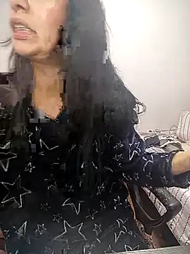 Snapshot of saralunabella chatting on 8, 10, 2025 saralunabella online show from 8, 10, 2025