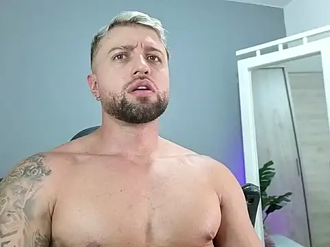 OwenMaximus814 online show from 5, 3, 2026