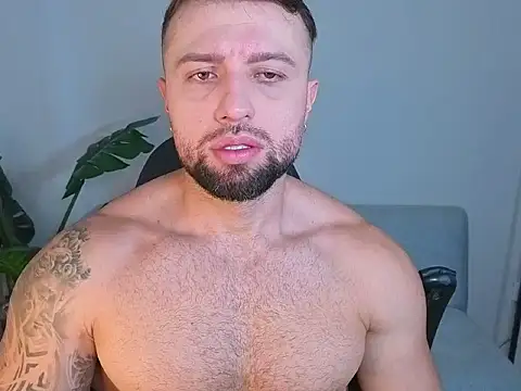 OwenMaximus814 online show from 27, 7, 2026
