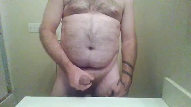 Snapshot of WatchinU82 chatting on 12, 9, 2025 WatchinU82 online show from 12, 9, 2025