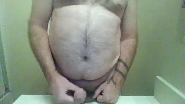 Snapshot of WatchinU82 chatting on 10, 10, 2025 WatchinU82 online show from 10, 10, 2025