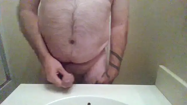 Snapshot of WatchinU82 chatting on 8, 11, 2025 WatchinU82 online show from 8, 11, 2025