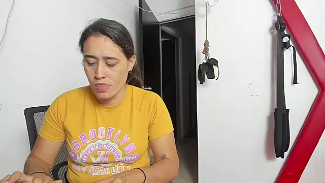 Snapshot of Bdsmsumision chatting on 3, 12, 2025 Bdsmsumision online show from 3, 12, 2025