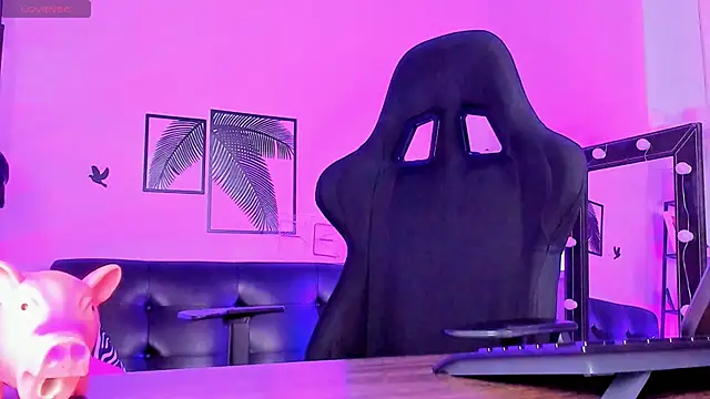 Snapshot of AliceSunday chatting on 14, 2, 2025 AliceSunday online show from 14, 2, 2025