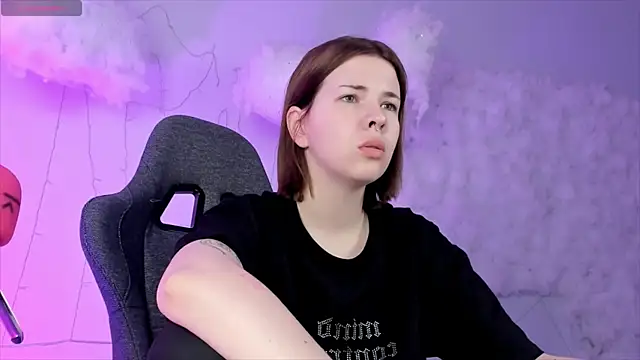 Snapshot of AliceSunday chatting on 15, 2, 2025 AliceSunday online show from 15, 2, 2025