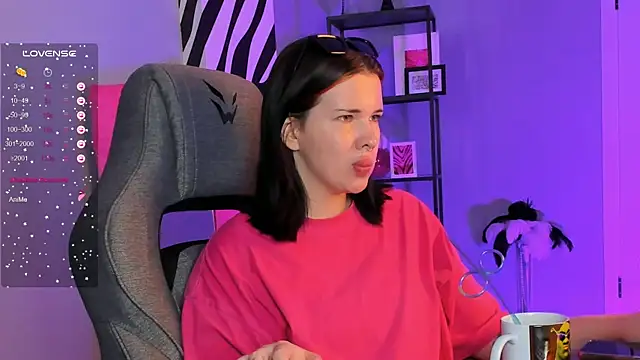 Snapshot of AliceSunday chatting on 21, 9, 2025 AliceSunday online show from 21, 9, 2025