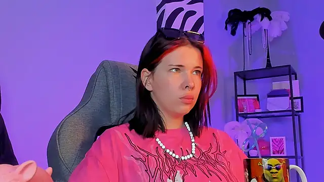 Snapshot of AliceSunday chatting on 25, 9, 2025 AliceSunday online show from 25, 9, 2025