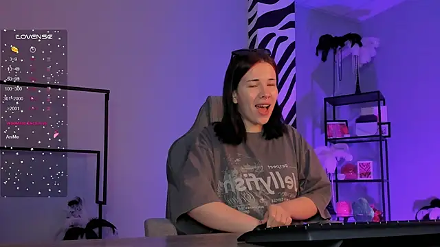 Snapshot of AliceSunday chatting on 26, 9, 2025 AliceSunday online show from 26, 9, 2025