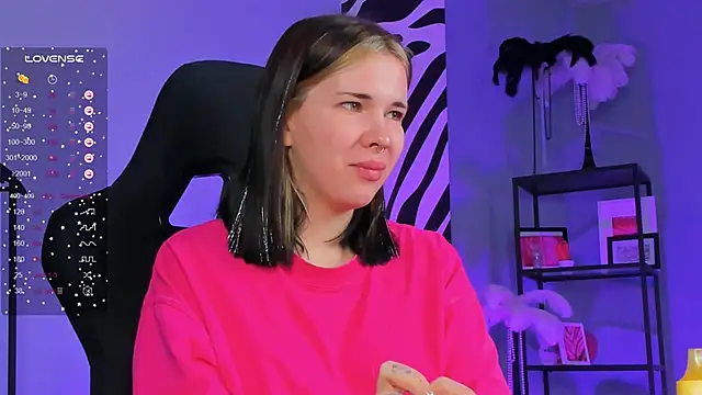 Snapshot of AliceSunday chatting on 26, 10, 2025 AliceSunday online show from 26, 10, 2025