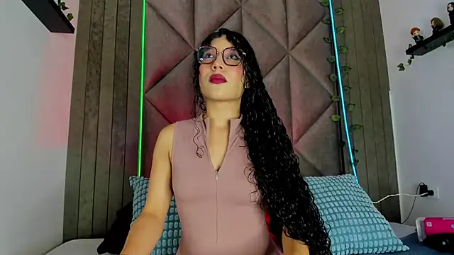 BriaConner  online show from 18, 12, 2025