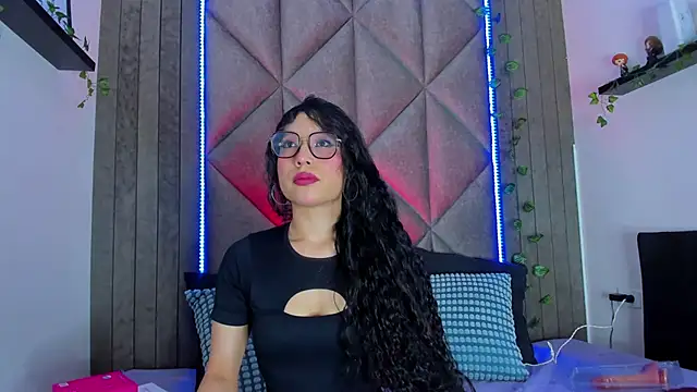 BriaConner  online show from 11, 4, 2026