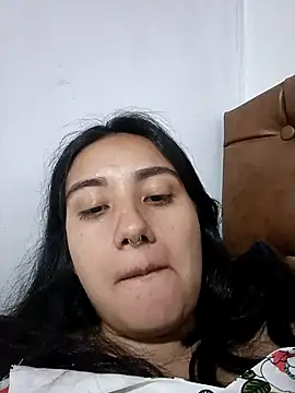 Snapshot of Hellen_Alex chatting on 5, 5, 2026 Hellen Alex online show from 5, 5, 2026
