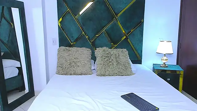 Criss Ariana online show from 18, 2, 2025