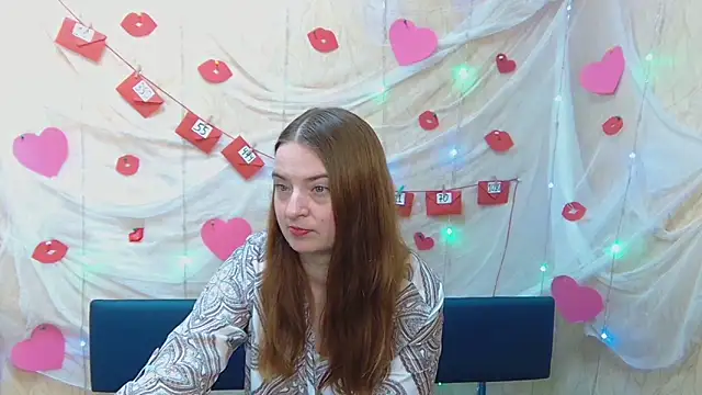 Snapshot of FreyaDak chatting on 2, 2, 2025 FreyaDak online show from 2, 2, 2025