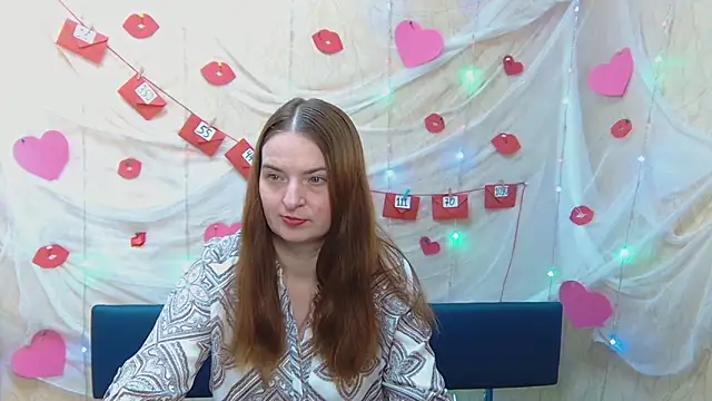 Snapshot of FreyaDak chatting on 2, 2, 2025 FreyaDak online show from 2, 2, 2025