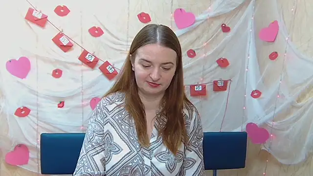 Snapshot of FreyaDak chatting on 2, 2, 2025 FreyaDak online show from 2, 2, 2025