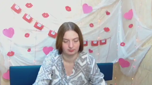 Snapshot of FreyaDak chatting on 2, 3, 2025 FreyaDak online show from 2, 3, 2025