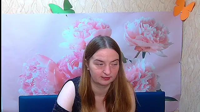 Snapshot of FreyaDak chatting on 6, 10, 2025 FreyaDak online show from 6, 10, 2025