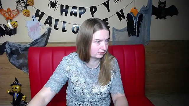 Snapshot of FreyaDak chatting on 13, 11, 2025 FreyaDak online show from 13, 11, 2025