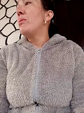 skayhot  online show from 16, 2, 2025