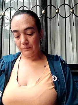 skayhot  online show from 5, 11, 2025