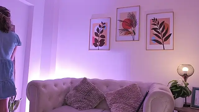 DahianaWalcott online show from 10, 2, 2026