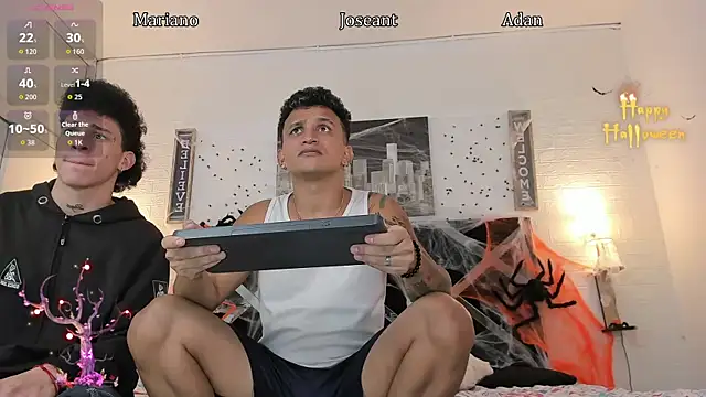 Snapshot of toyboys1 chatting on 30, 10, 2025 toyboys1 online show from 30, 10, 2025