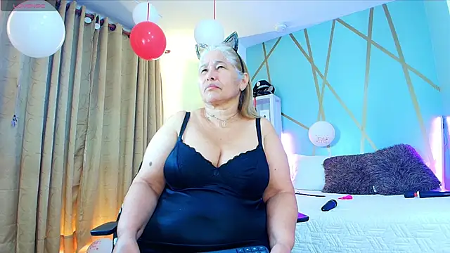 girl amada online show from 20, 9, 2025