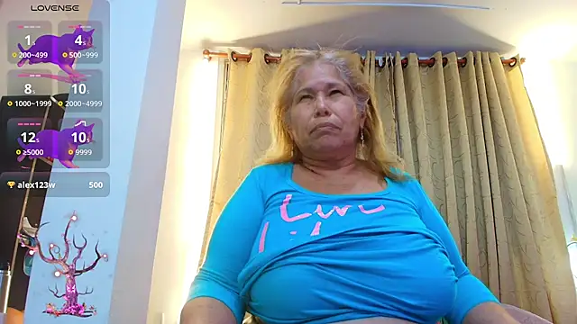 girl amada online show from 23, 10, 2025