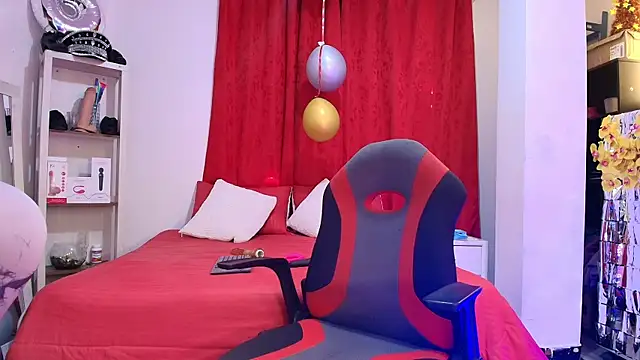 girl amada online show from 12, 2, 2026