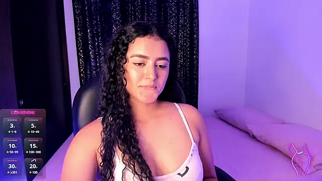 Snapshot of Adhara-zanne chatting on 1, 2, 2025 Adhara-zanne online show from 1, 2, 2025