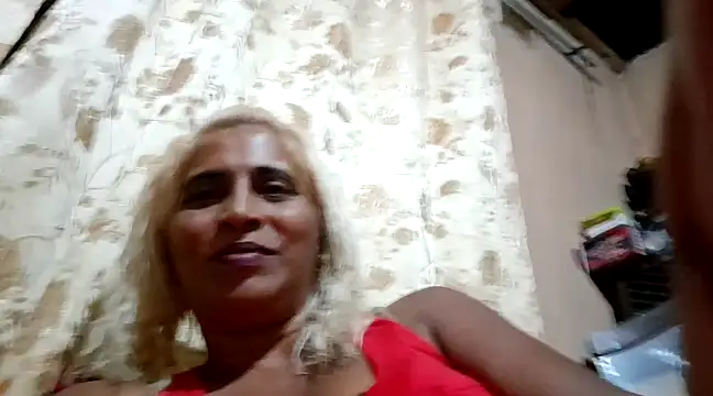 Snapshot of Goodgirlsue_77 chatting on 3, 3, 2025 Goodgirlsue 77 online show from 3, 3, 2025