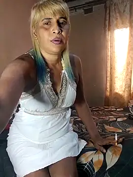 Snapshot of Goodgirlsue_77 chatting on 16, 10, 2025 Goodgirlsue 77 online show from 16, 10, 2025