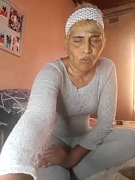 Snapshot of Goodgirlsue_77 chatting on 29, 10, 2025 Goodgirlsue 77 online show from 29, 10, 2025