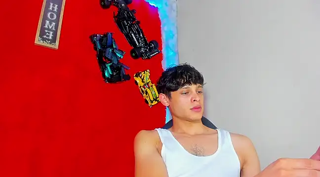 Snapshot of LilOwen_ chatting on 4, 3, 2025 LilOwen online show from 4, 3, 2025