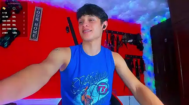 Snapshot of LilOwen_ chatting on 12, 3, 2025 LilOwen online show from 12, 3, 2025