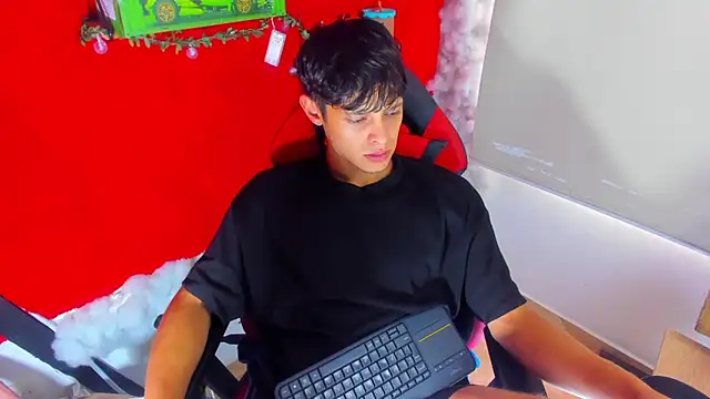 Snapshot of LilOwen_ chatting on 14, 9, 2025 LilOwen online show from 14, 9, 2025