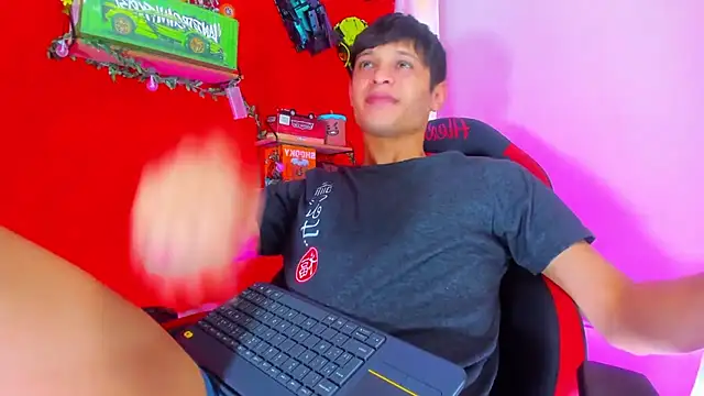 Snapshot of LilOwen_ chatting on 22, 9, 2025 LilOwen online show from 22, 9, 2025