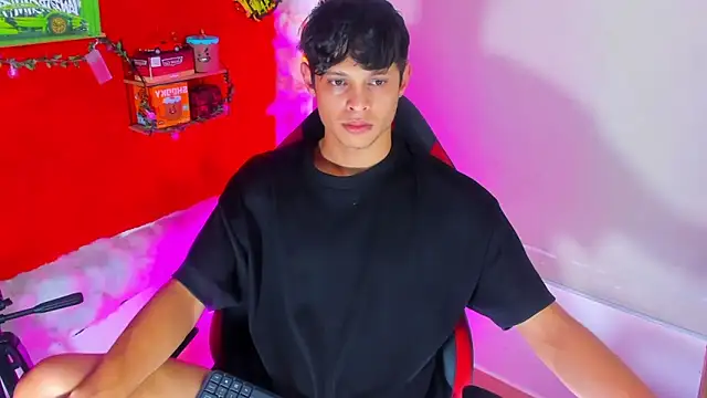 Snapshot of LilOwen_ chatting on 23, 9, 2025 LilOwen online show from 23, 9, 2025