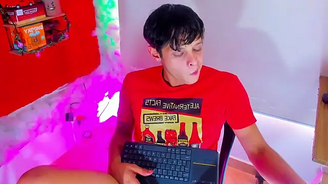 Snapshot of LilOwen_ chatting on 26, 9, 2025 LilOwen online show from 26, 9, 2025