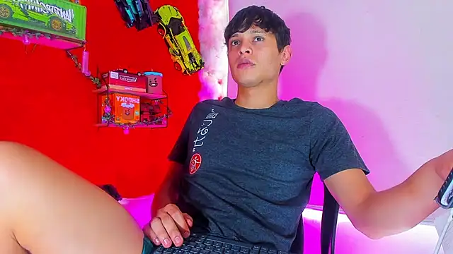 Snapshot of LilOwen_ chatting on 2, 10, 2025 LilOwen online show from 2, 10, 2025