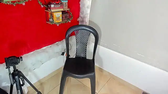 Snapshot of LilOwen_ chatting on 12, 10, 2025 LilOwen online show from 12, 10, 2025