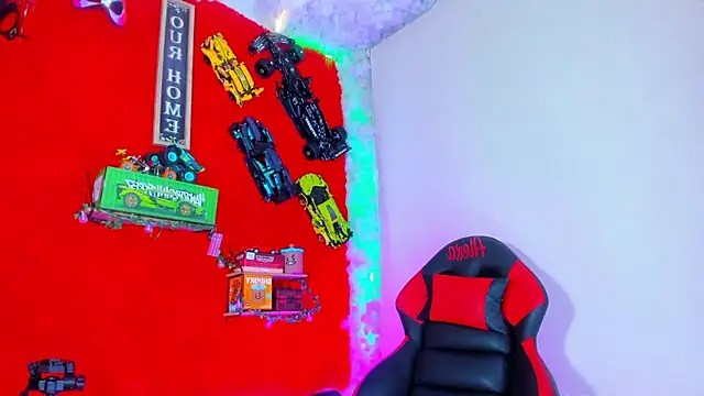 Snapshot of LilOwen_ chatting on 21, 10, 2025 LilOwen online show from 21, 10, 2025